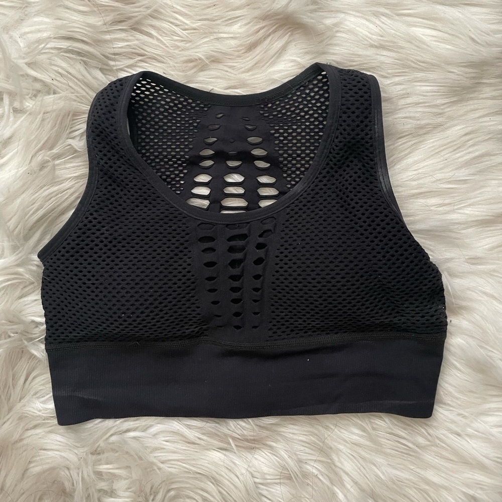 Black sports bra